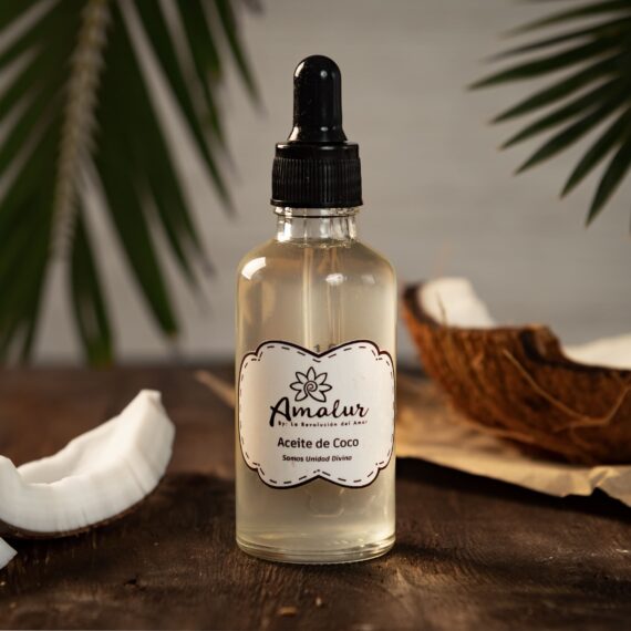 Aceite de coco para bebé de La Revolución de Amor. Sirve para la nutrición e hidratación a través de la piel y el cabello del bebé.